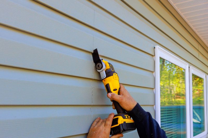 Experienced Vinyl Siding Technician